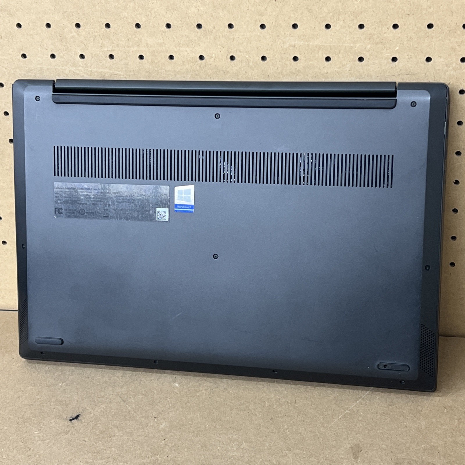 Lenovo IdeaPad S340-IIL Touch i3-1005G1 8GB Ram 256GB – Fair *For Parts, Read*
