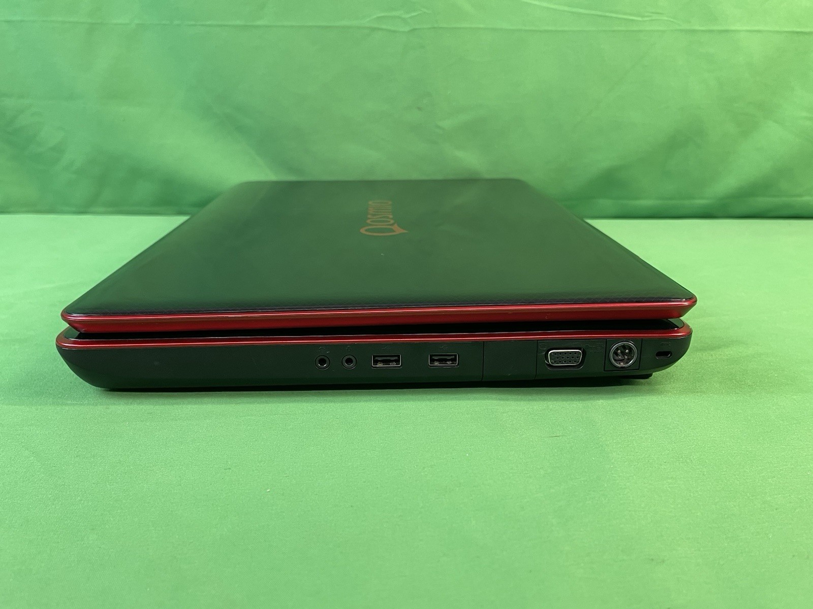 Toshiba Qosmio X505-Q896 Gaming | i7-740QM | 4GB DDR3 | 500GB HDD | Win 10
