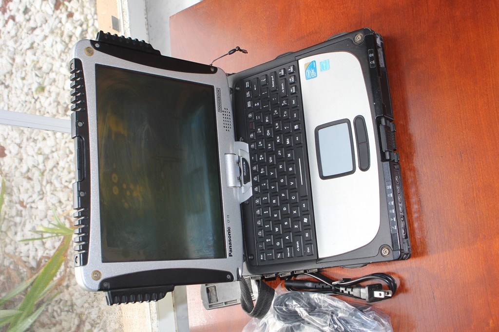 Panasonic Toughbook CF-19 MK4 i5 4GB, TOUCHSCREEN , 128 SSD.WIN 10 PRO 64BIT