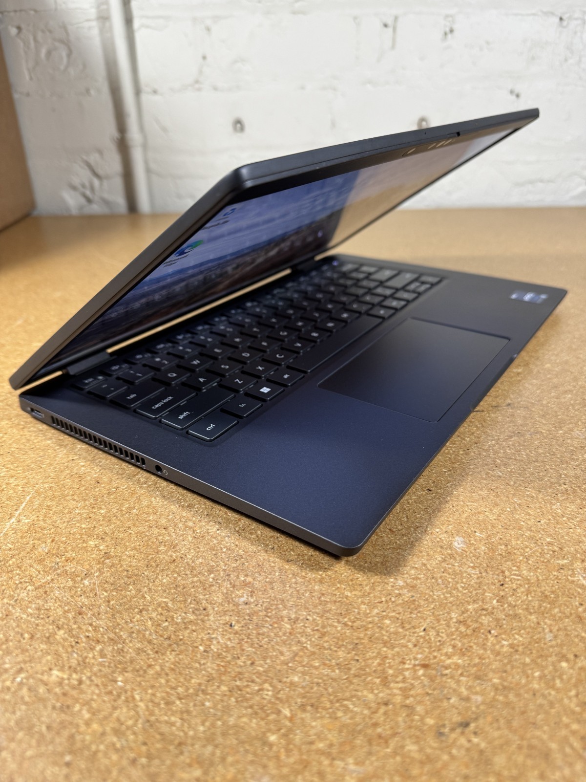 Dell Latitude 7430 14″ Non-Touch i7-1265U 16GB 256GB SSD Iris Xe W11P