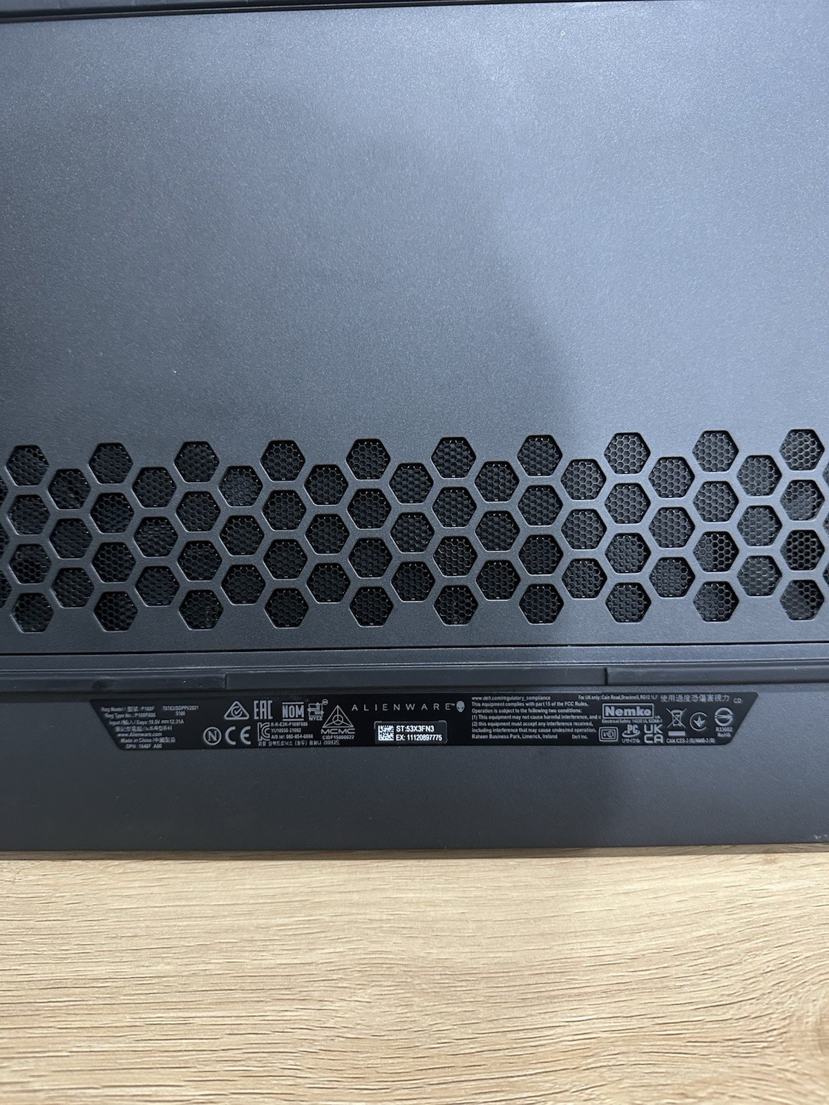 Alienware m15 R7 i7-12700H 16GB RTX 3060 15.6in 512GB SSD Win 11 + Mouse, Coole