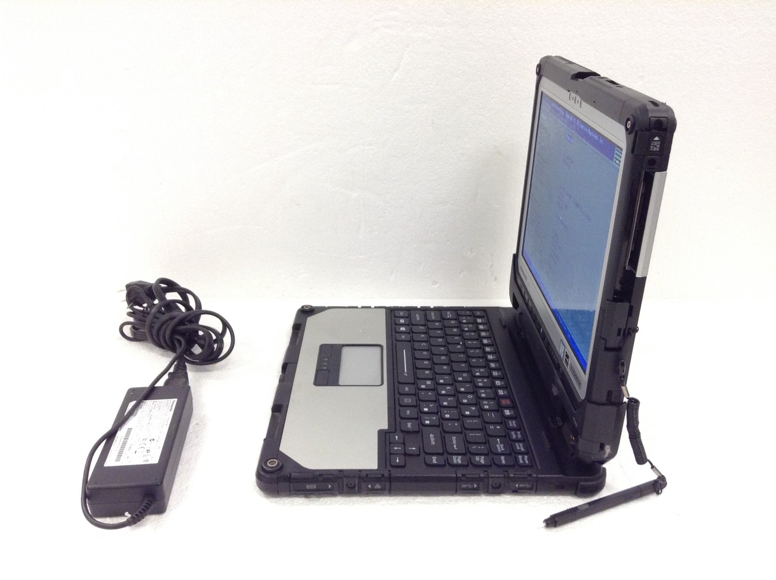 Panasonic Toughbook CF-33 MK1 12″ Touch i7-7600U 16GB 512GB, 2x Batt, 13K Hours