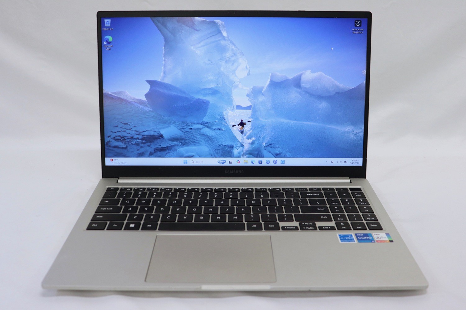 SAMSUNG 15.6″ Touch i3-1135G7 8GB 256GB SSD FHD Iris Xe MAX Win11