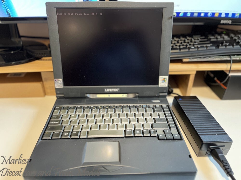 Lifetec LT-9886 Laptop 98MB RAM 3.2GB HDD Win 98 W/ Ethernet & Modem PCMCIA_Rare