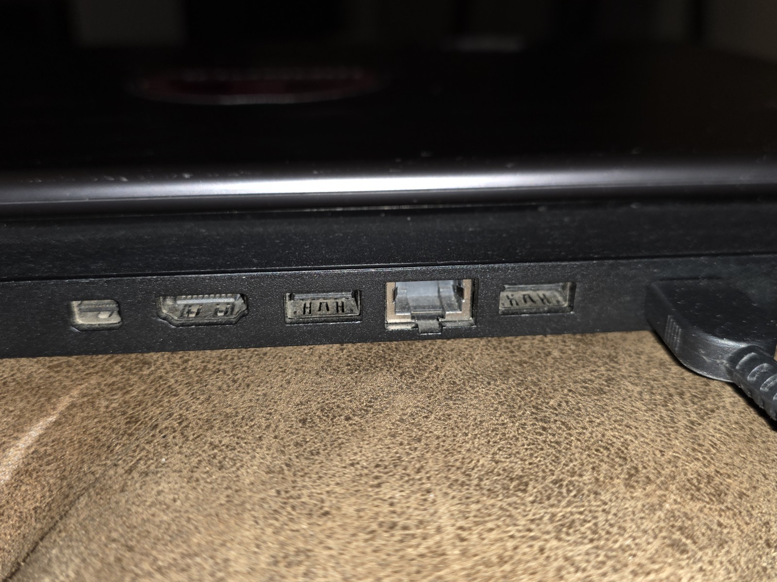 Lenovo Legion Y730-17IN Laptop i5-8300H 2.30 GHz 8GB DDR 1 TB HD GTX 1050Ti 4GB