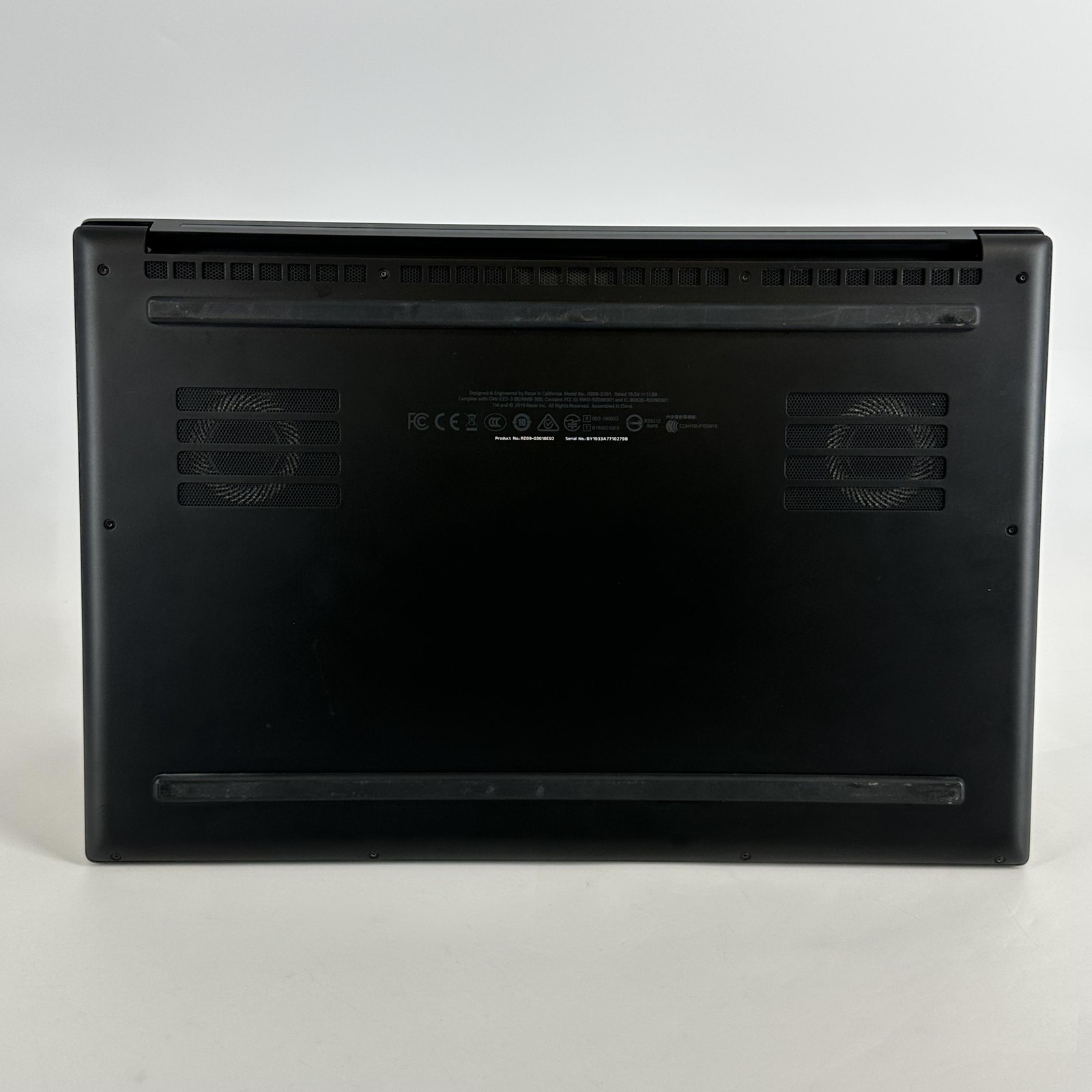 Razer Blade 15 Advanced 240Hz FHD i7-9750H 2.60GHz 16GB 1TB SSD RTX 2080 Max-Q