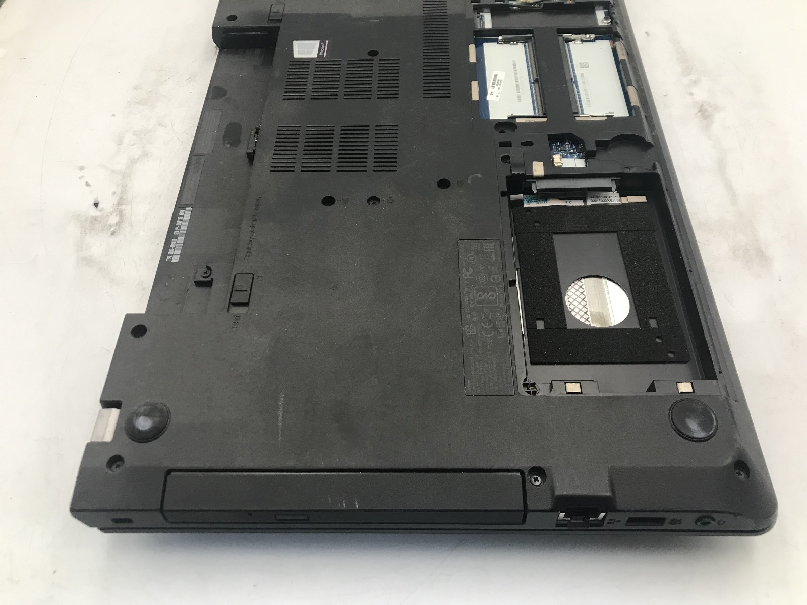 LENOVO THINKPAD E570 – BOOTS TO BIOS – INTEL I5 6200U – NO RAM – READ DESC – BB