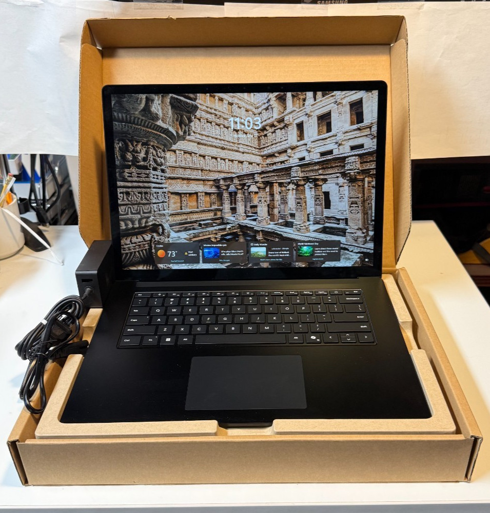 NEW SEALED MS Surface Laptop 6 15″ S1 Ultra i7 165H -32GB RAM- 512GB SSD-W11 PRO