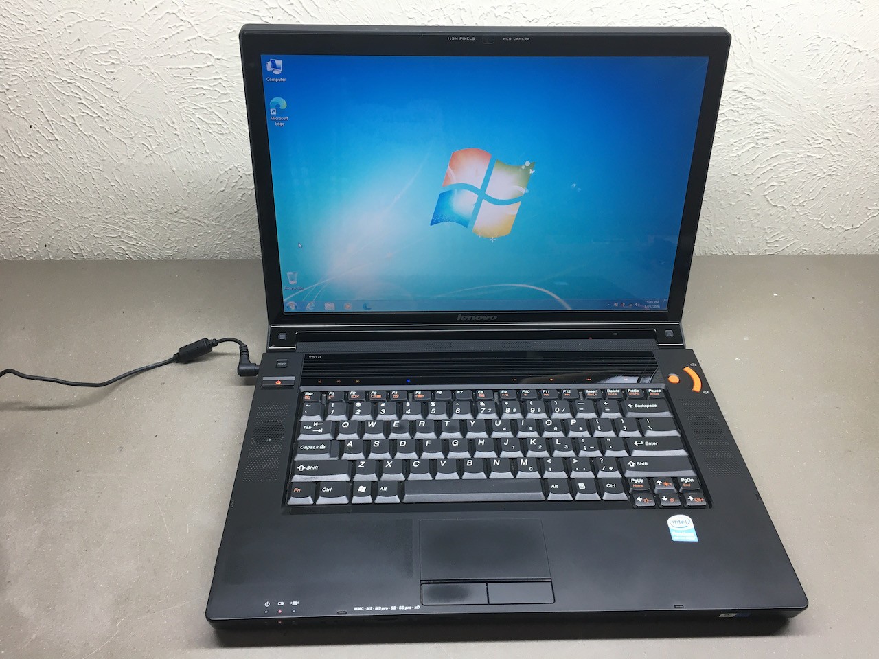 Lenovo Laptop IdeaPad Y510 15.4″ Pentium T2390 2GB RAM 160GB HD Windows 7 Pro