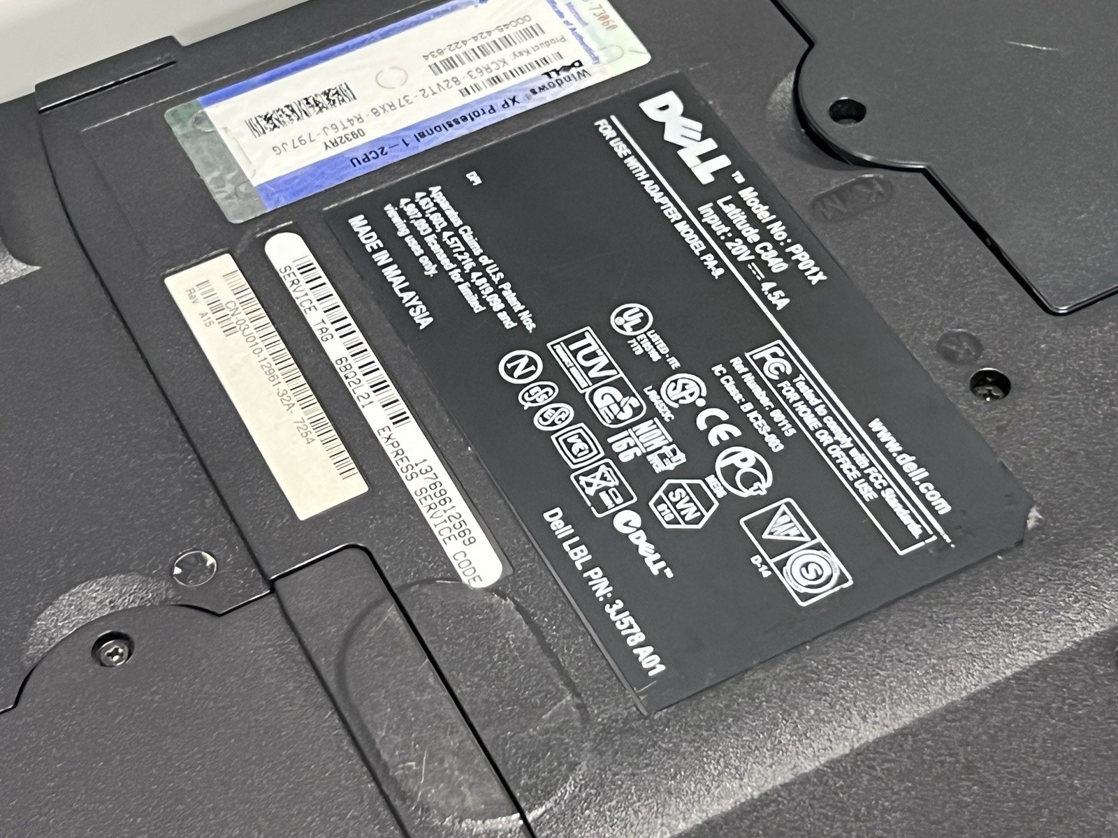 Dell Latitude C840 Laptop Pentium 4 512MB RAM 60GB HD FDD CD WINDOWS 2000 READ