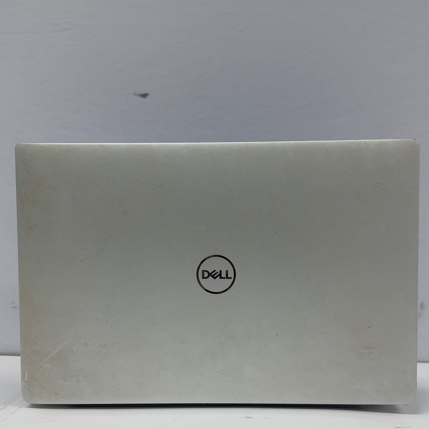Dell XPS 9370 13.3″ i7-8550U 1.8GHz 16GB RAM 512GB SSD