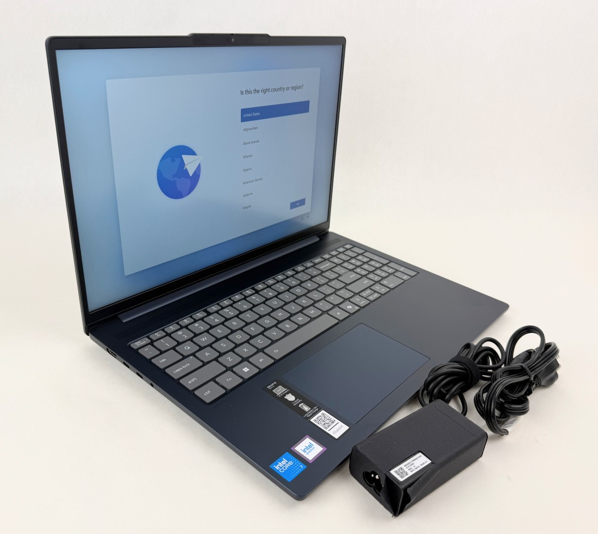 IdeaPad Slim 5 16IRH10R 16″ 1920×1200 Touch Core 7 240H 16GB 1TB SSD W11H