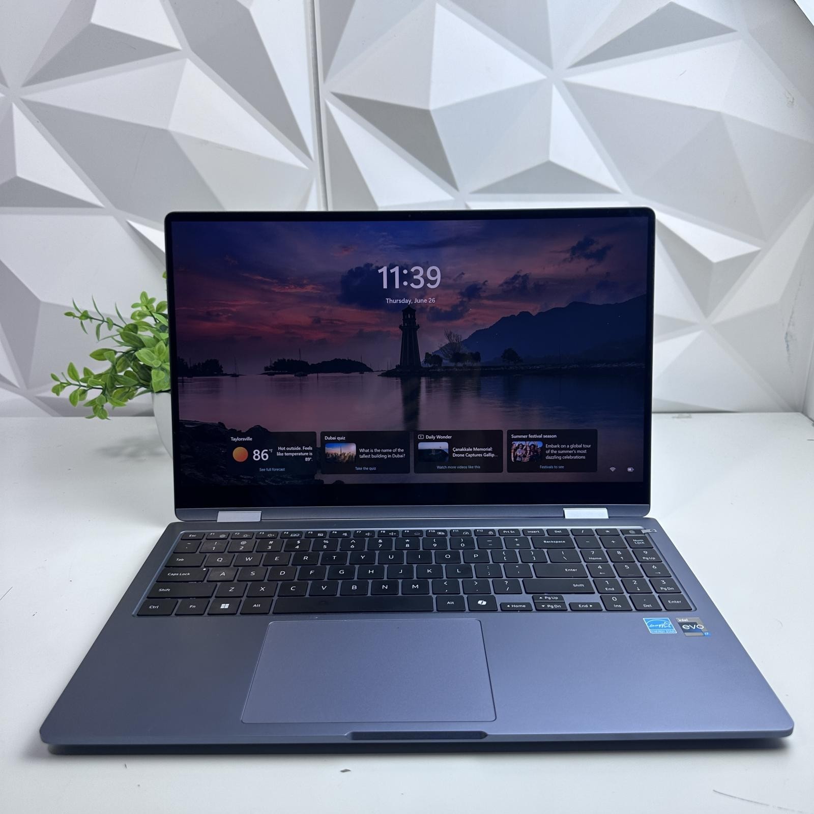 Samsung Galaxy Book4 360 Laptop, 14″, Intel Ultra 7, 16GB, 512GB *Crack Screen*