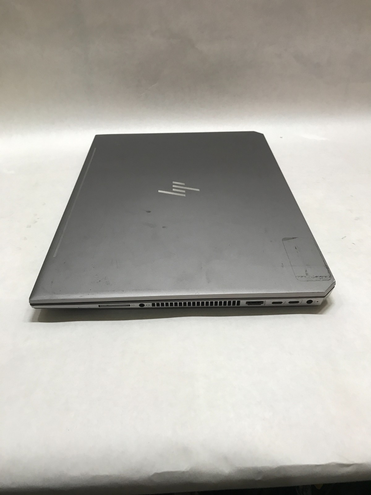 HP ZBook Studio G5 15″ Intel Core i7 8th Gen NO RAM NO SSD/OS For Parts READ -DW