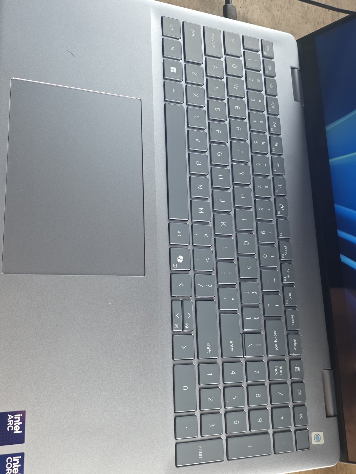 Dell 16 Plus DB16250 16 Silver FHD 3.3 GHz Ultra 9 288V 32GB 1TB SSD Qvf4