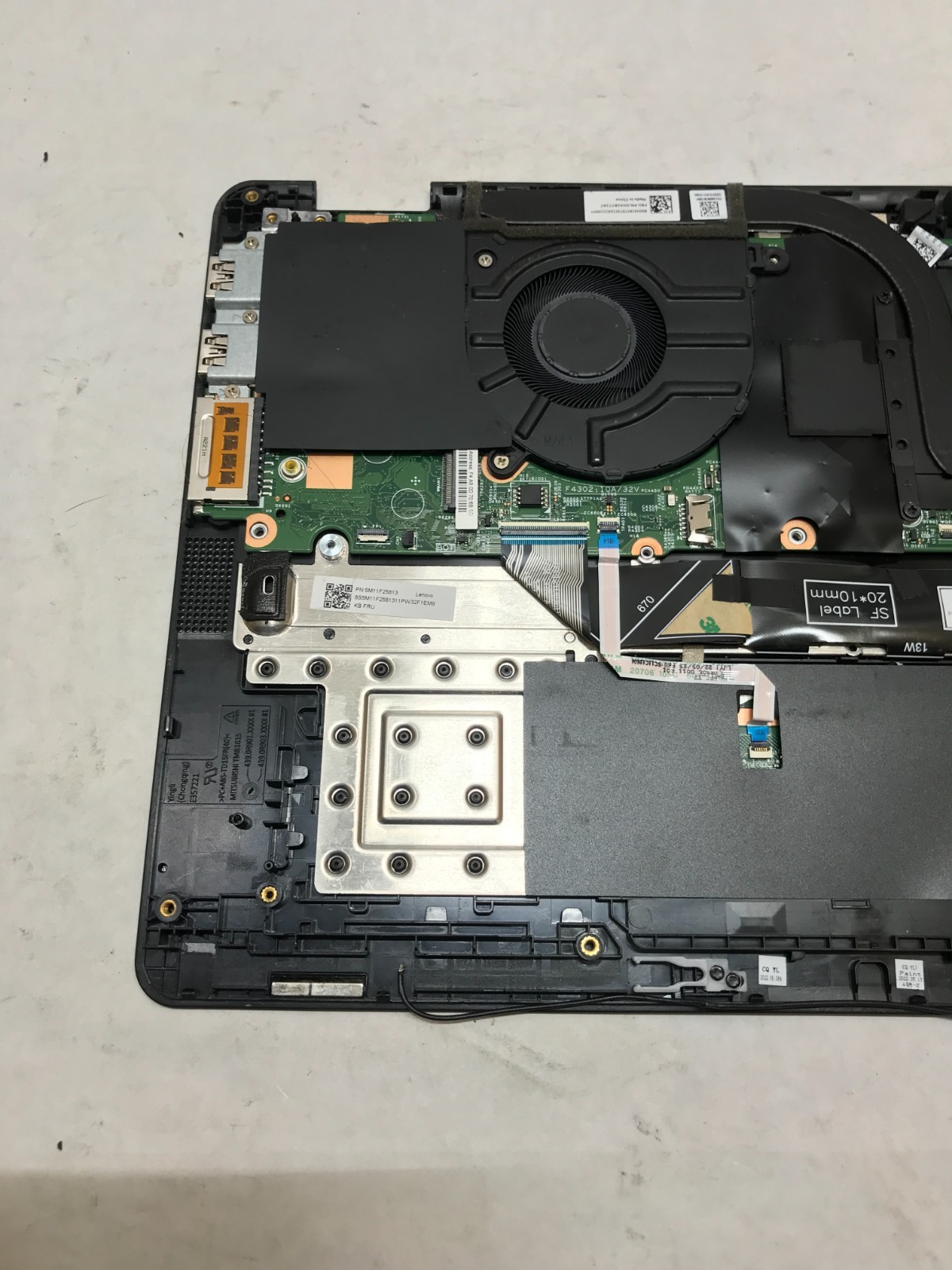 Lenovo 13W Yoga 13″ AMD Ryzen 5 5625U NO RAM NO SSD/OS For Parts READ DESC! – DW