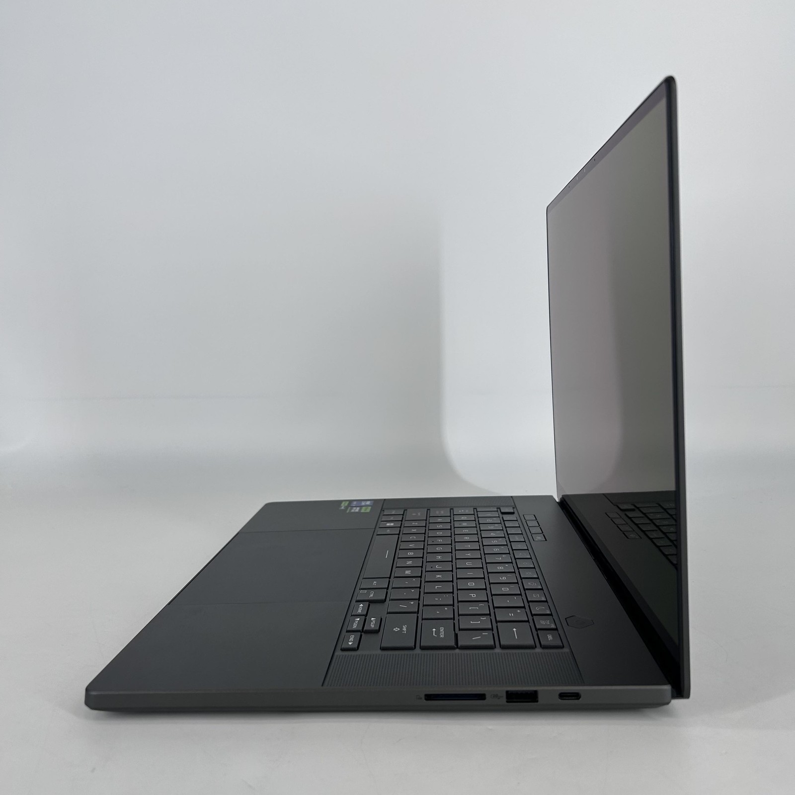 Asus ROG Zephyrus G16 GU605 16 QHD+ 2.5 GHz Ultra 9 185H 32GB 2TB SSD RTX 4090