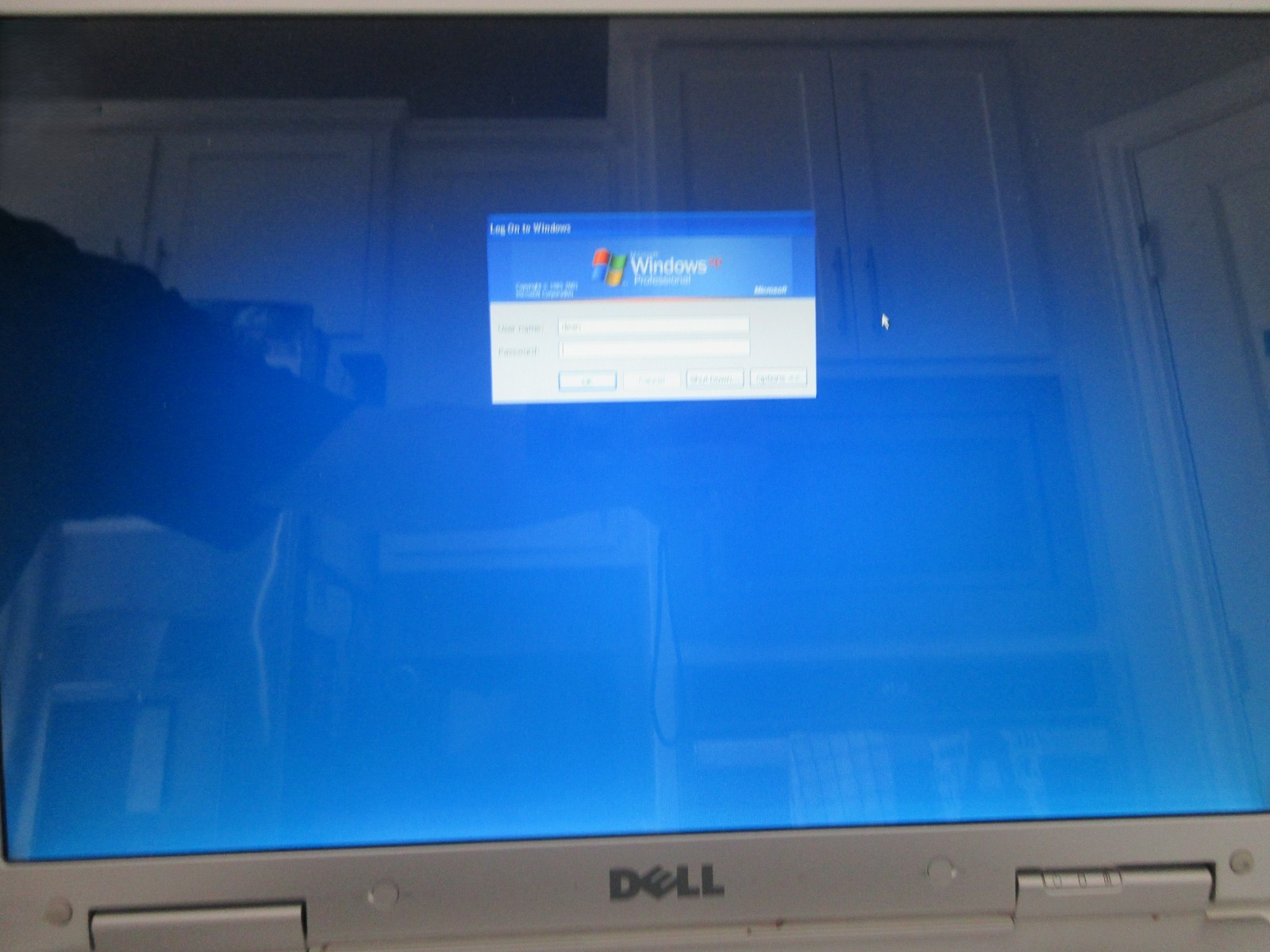 Dell Inspiron 9400 PP05XB C2Duo 120GB HDD 2GB RAM Windows XP Pro w/ Adapter READ