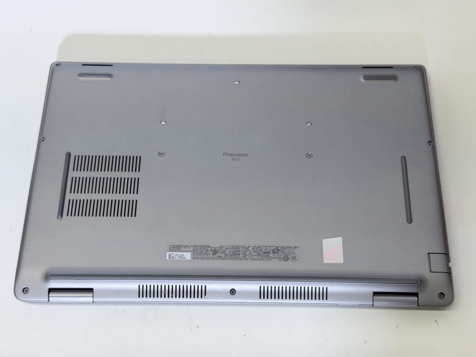 Dell Precision 3571 12-Core i5-12600H 16GB 512GB 15.6″ WIn11P