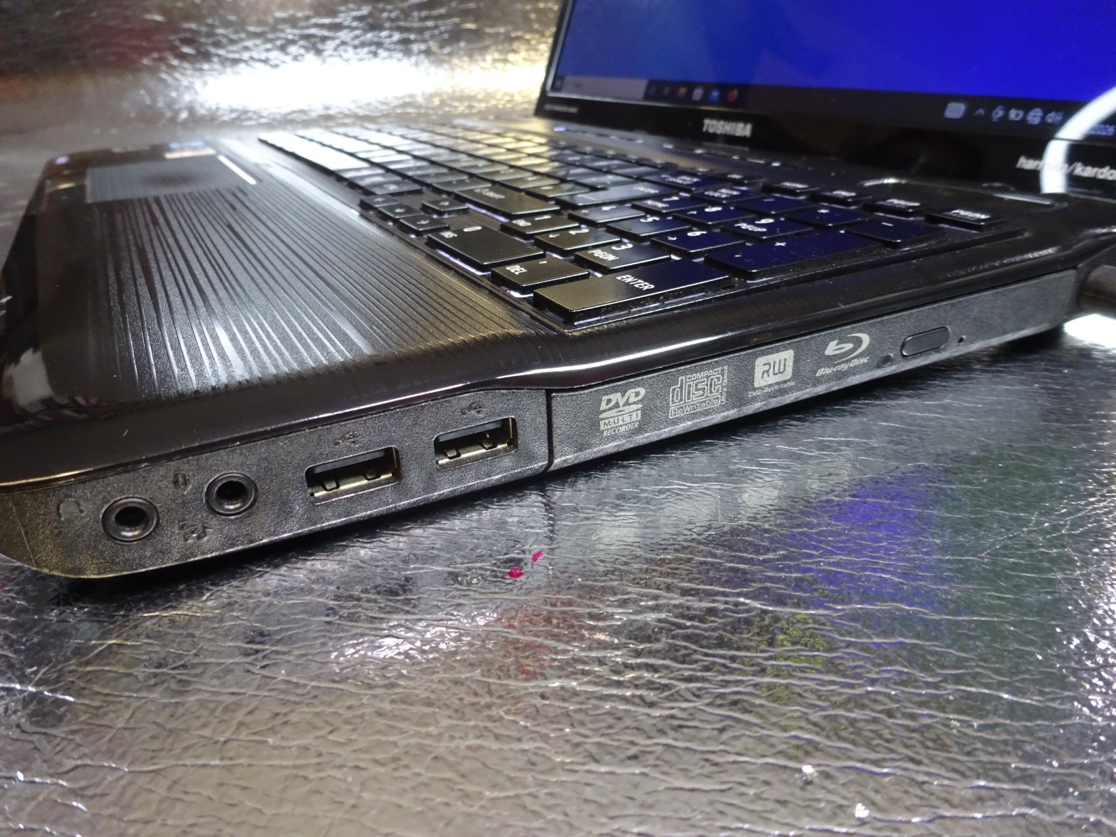 Toshiba Notebook Laptop PC Satellite P750-13G 8GB RAM Windows 10 Pro i7 HDMI
