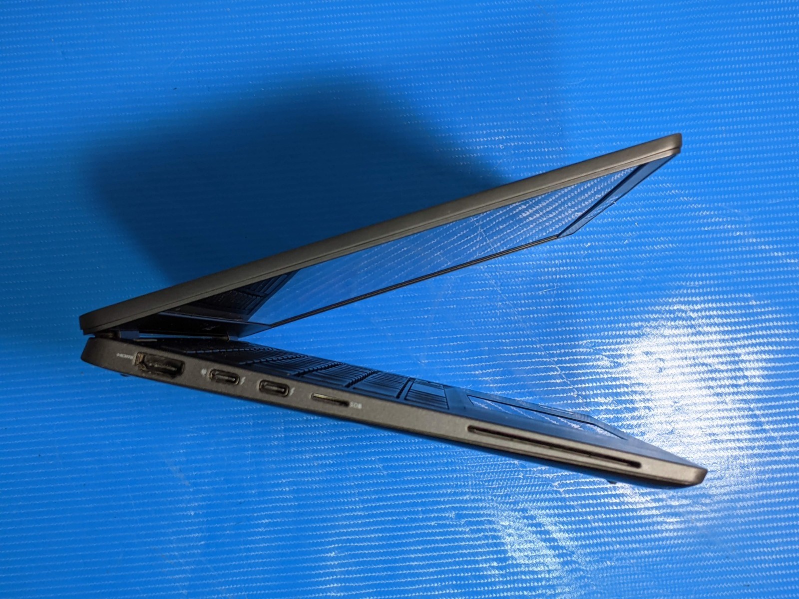 Dell Latitude 7310 13.3″FHD Intel i7-10610U 1.8GHz 16G 256GB SSD W11Pro +Charger