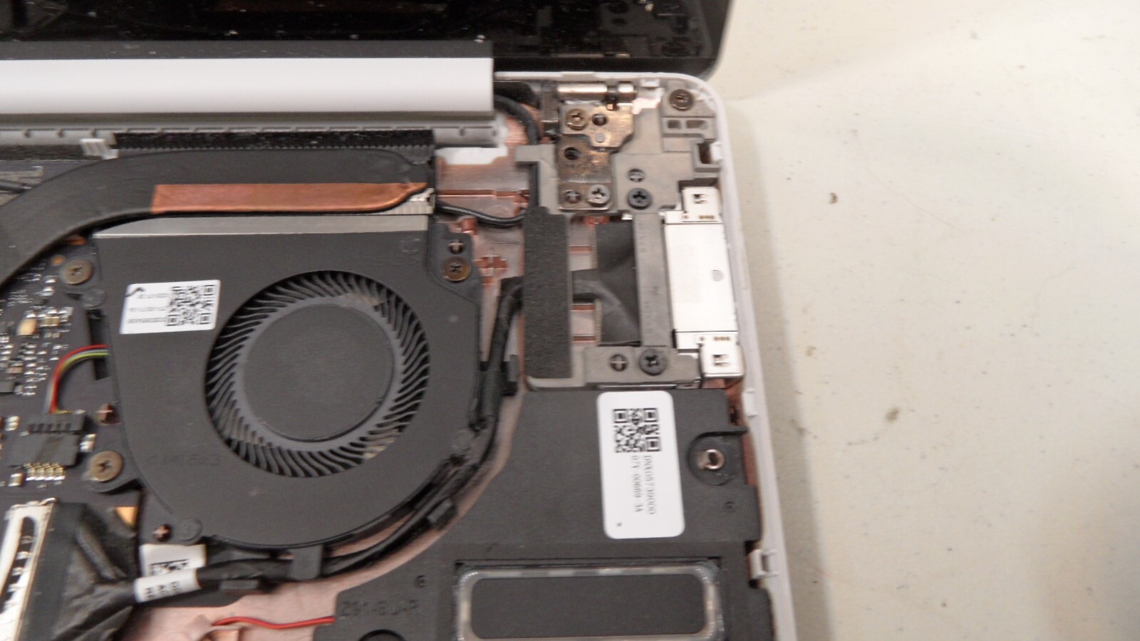 Microsoft Surface Laptop Go Model 1943 For Parts