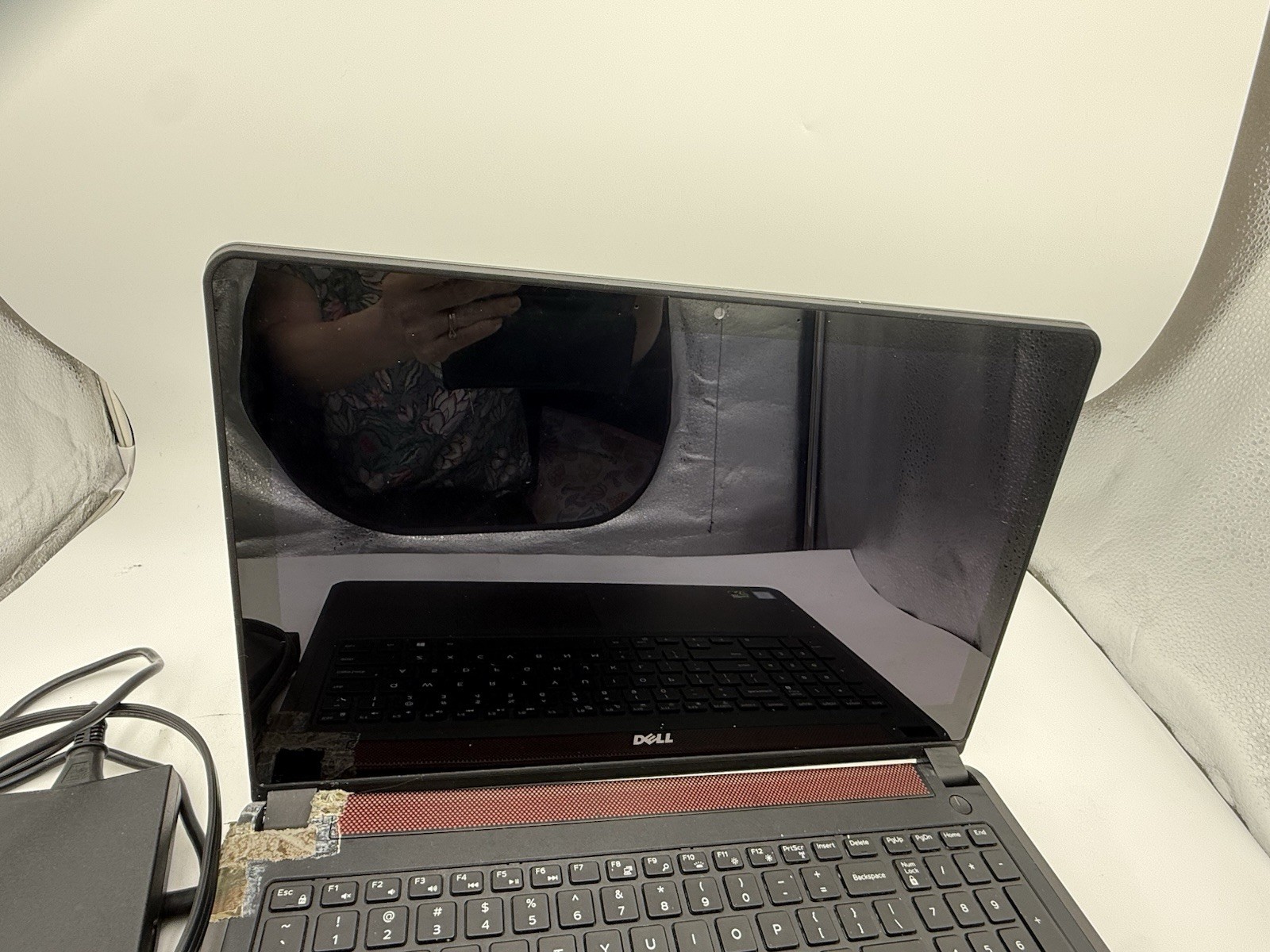 Dell Inspiron 15-7559 15.6″, i5-6300HQ, GTX 960M, NO HDD, NO RAM