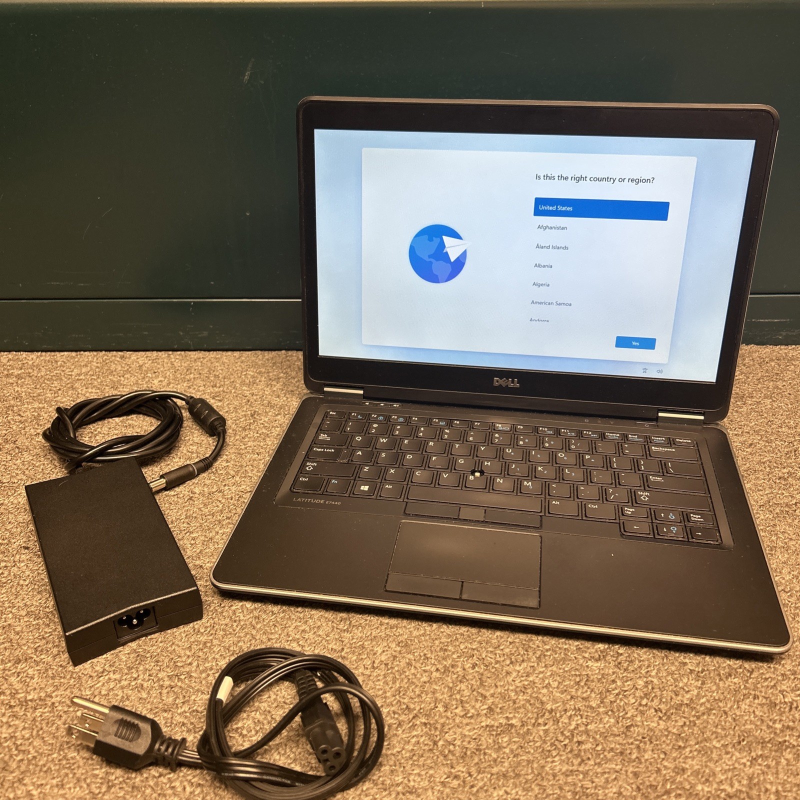 Dell Latitude E7440 Laptop 14″ Intel Core i3 4GB RAM 80GB SSD Windows 11 PRO