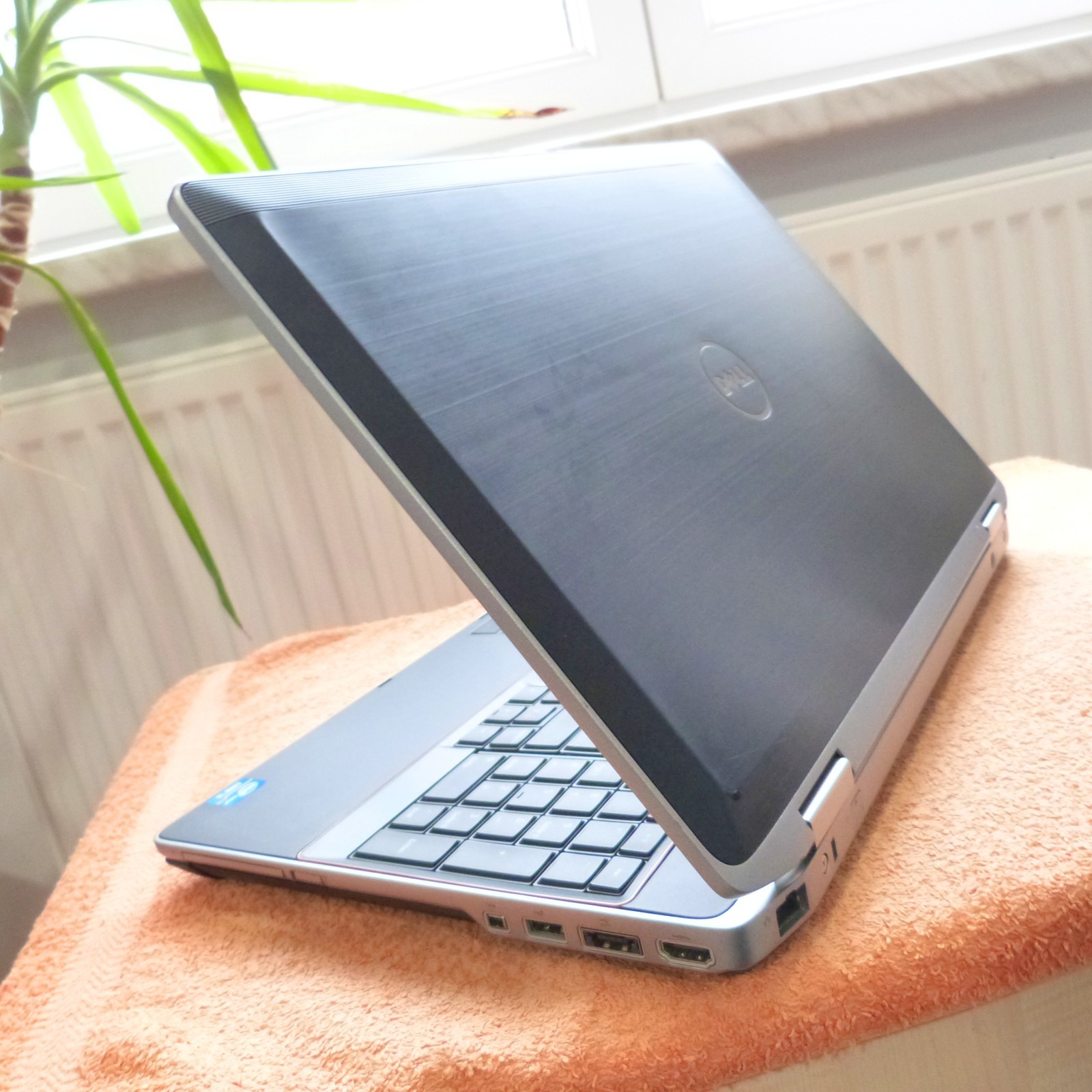 XL Lot of DOCK Dell E6520 METAL Business 15″ HD l Windows 11 SSD TURBO i5