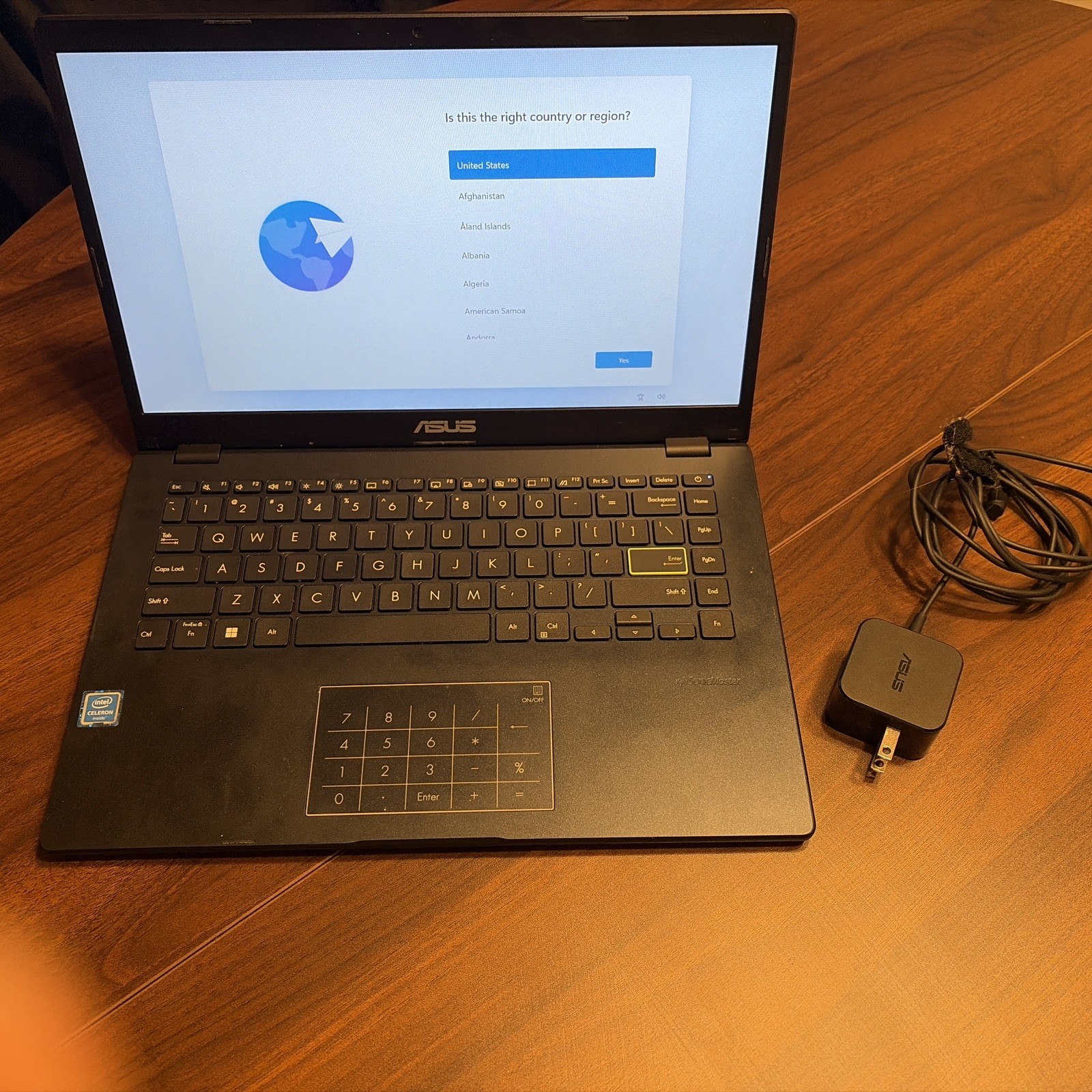 ASUS VivoBook E410M 14″ HD CELERON N4020 64GB SSD 4GB W11 Pro Web Camera #911