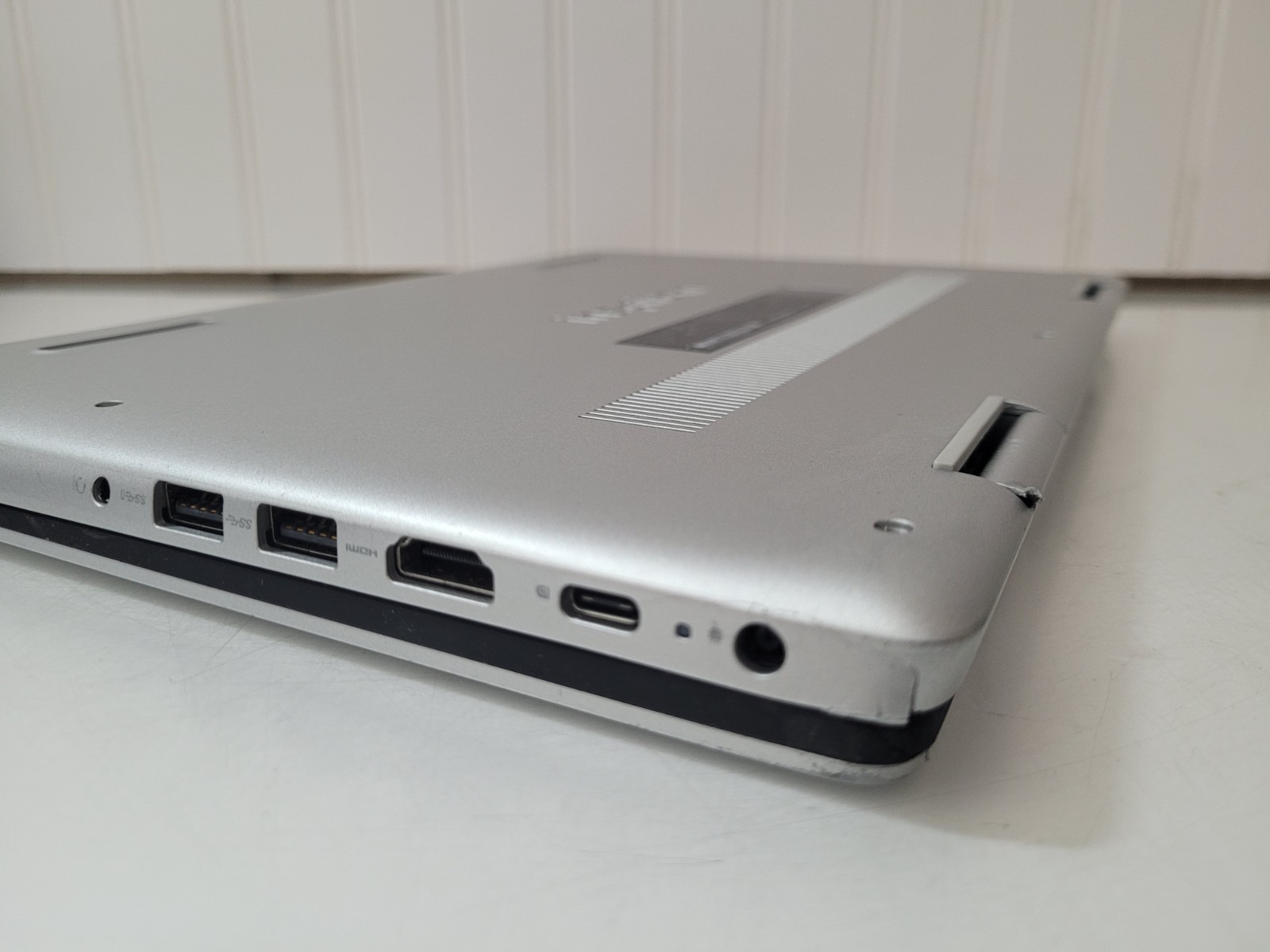 Dell Inspiron 5482 Intel Core i5-8265U 1.6Ghz 4GB Ram No SSD 14″ Laptop