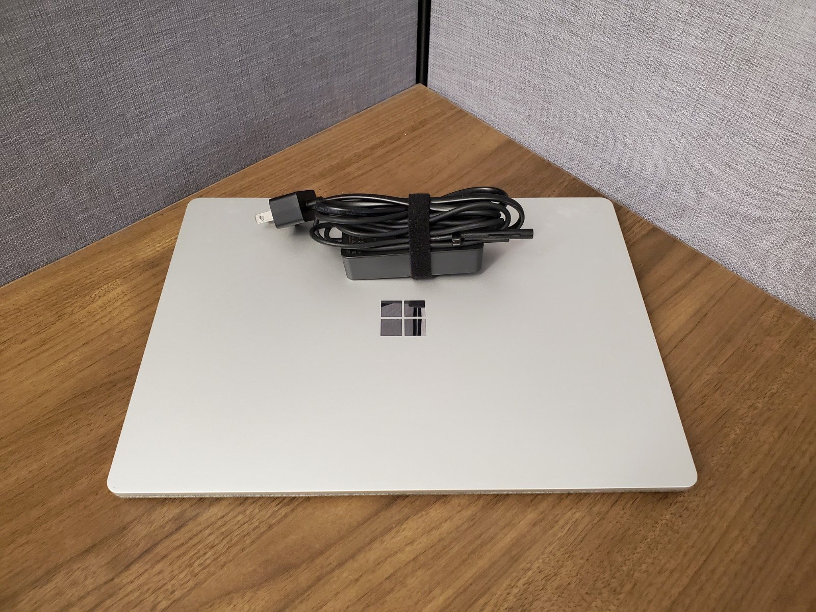 Microsoft Surface Laptop 2 | i5-8350U | 8GB RAM | 128GB SSD | Win11 Pro | Silver