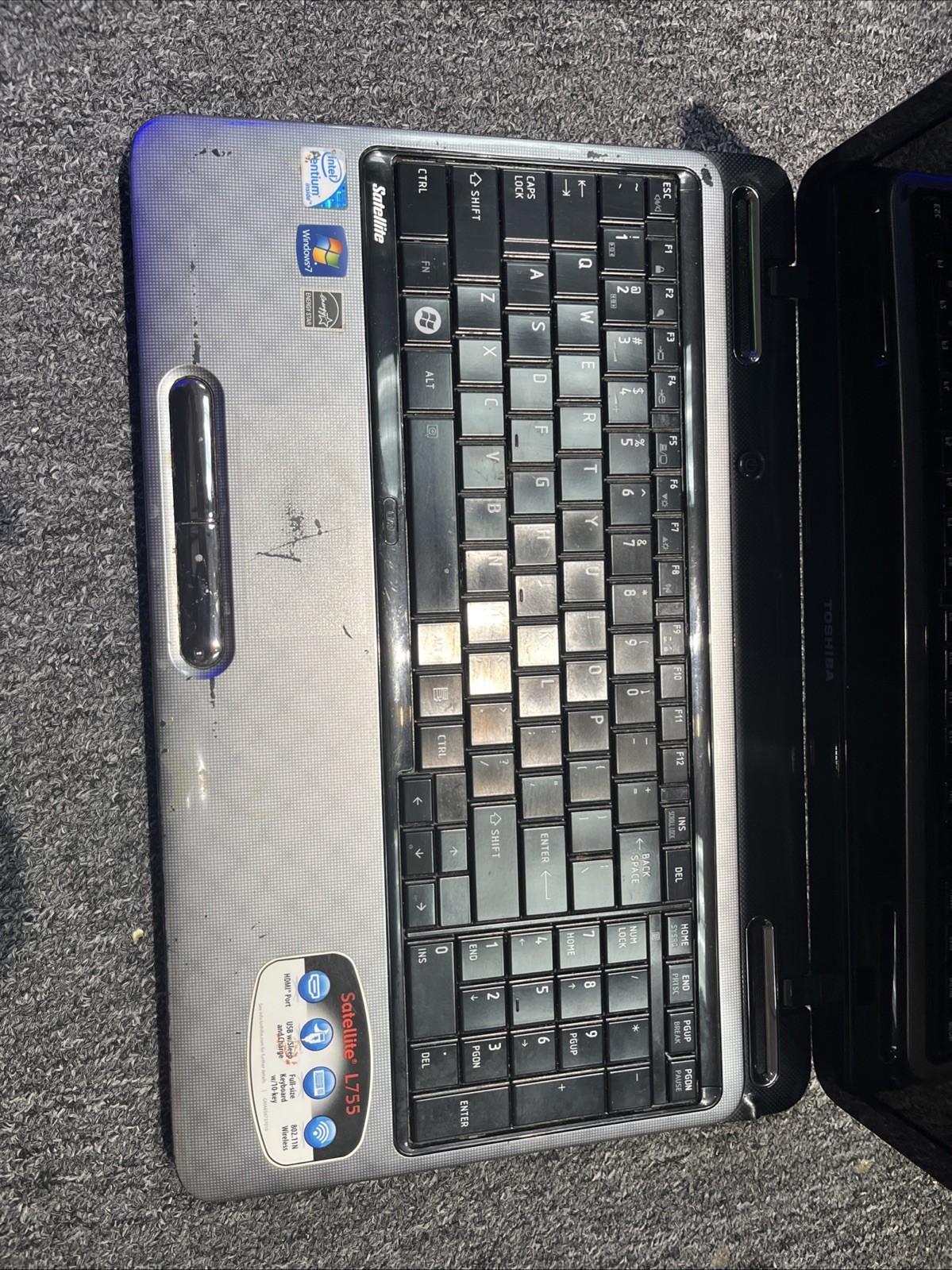 Toshiba Satellite L755-s5248 Intel Pentium B940 2 GHz 4 GB charging port broken￼