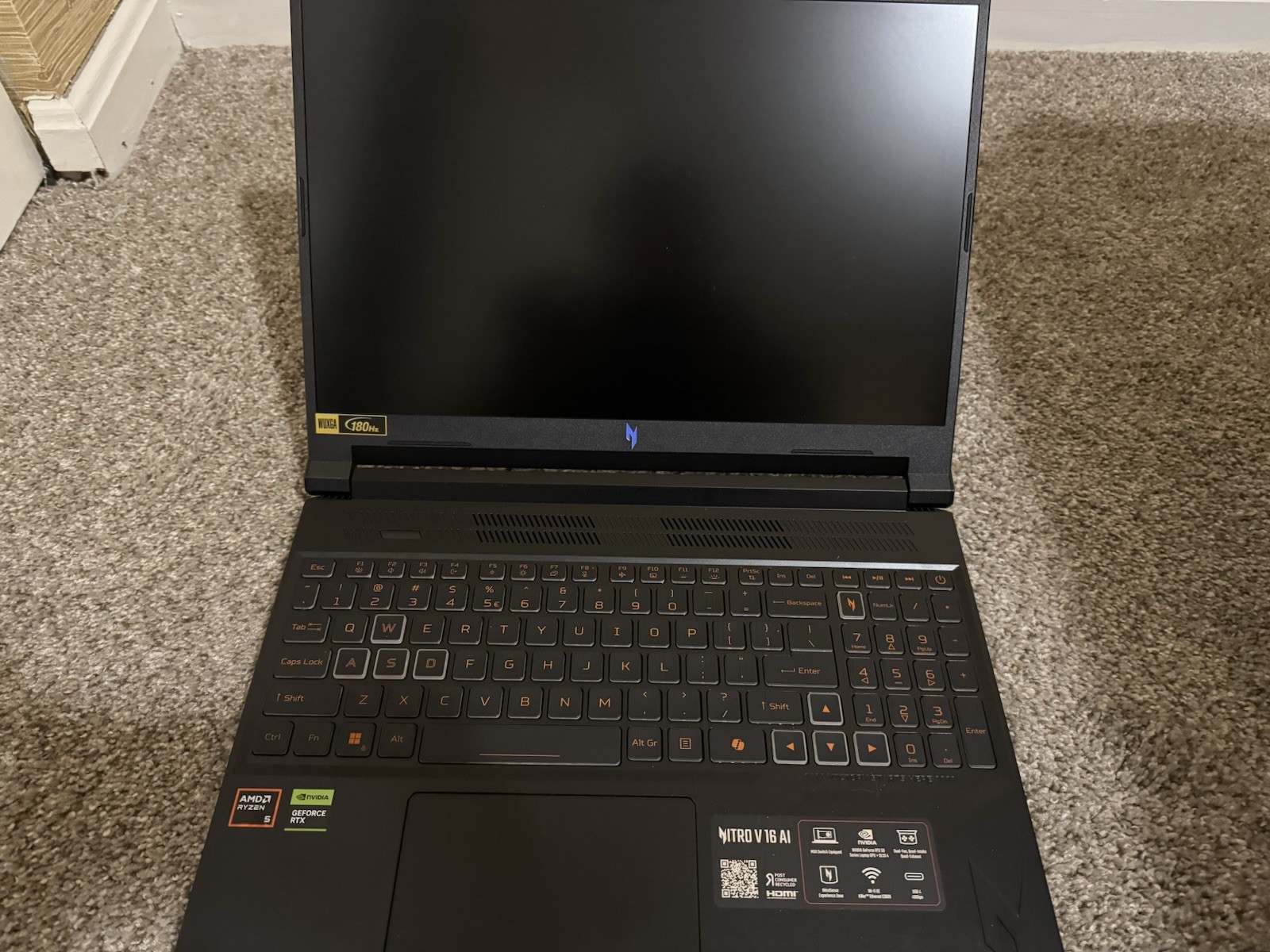 Acer Nitro V16 4.3GHz Ryzen 5 240 32GB DDR5 512gb SSD RTX 5050, Excellent