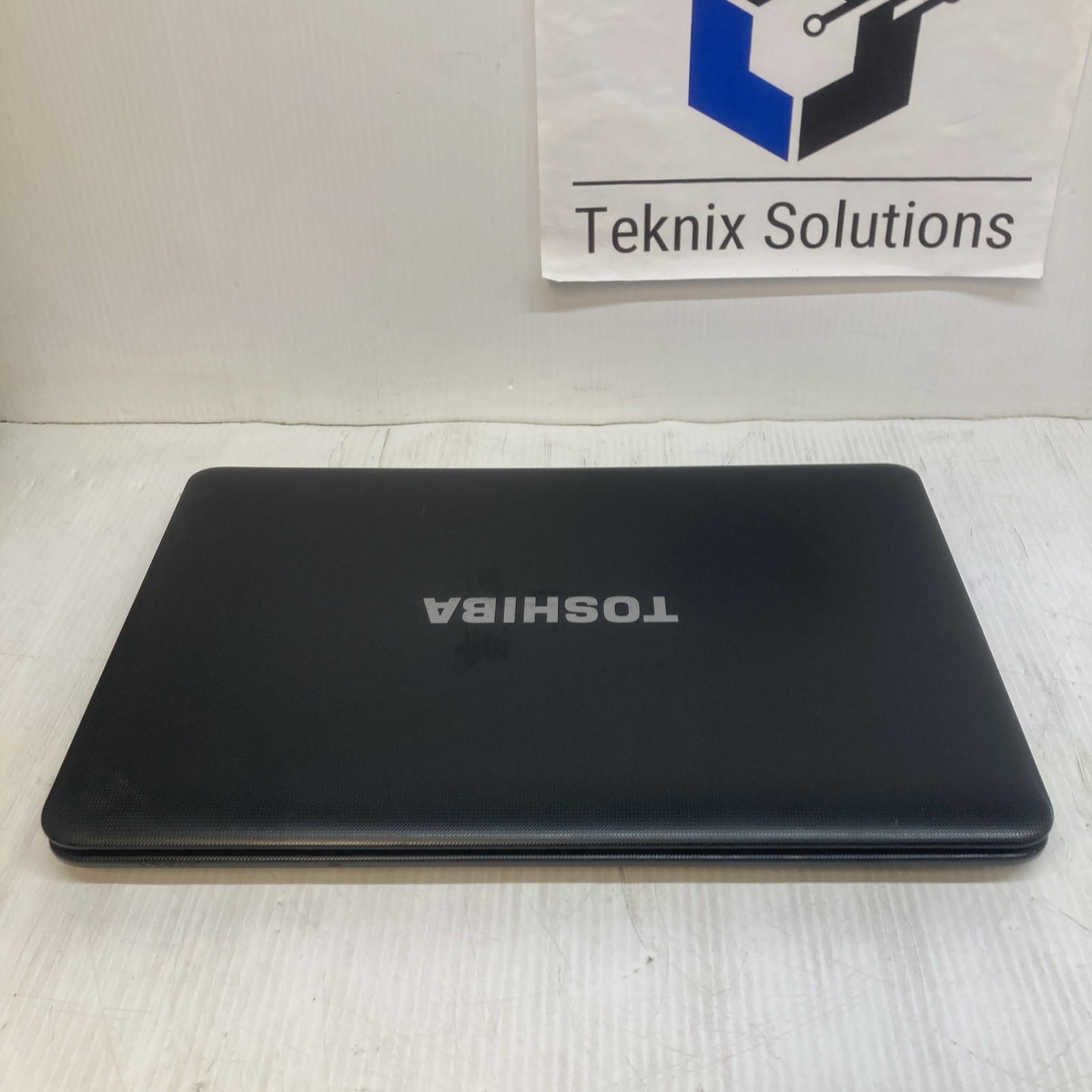 Toshiba Satellite C655D-S5139 AMD E-350 1.6GHz no RAM NO HDD Boot to BIOS
