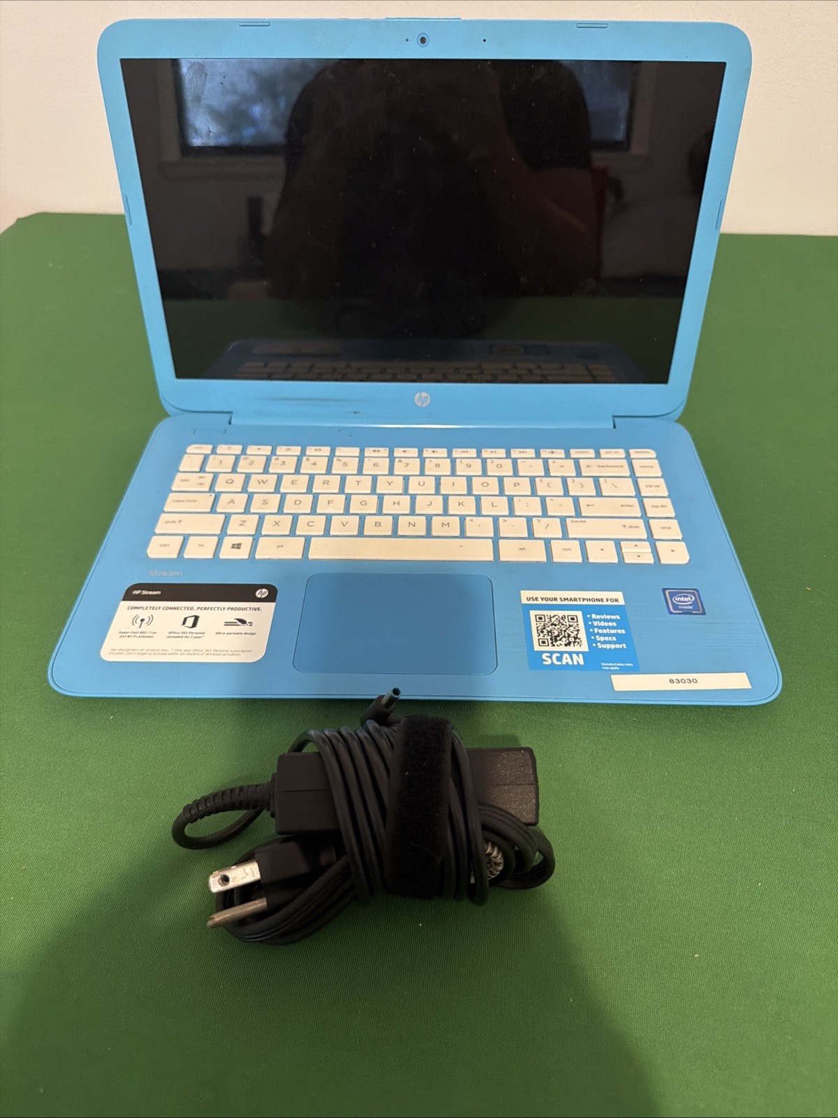 HP Stream Laptop 14inches-Intel Celeron N3060, @1.60Ghz, 4GB RAM