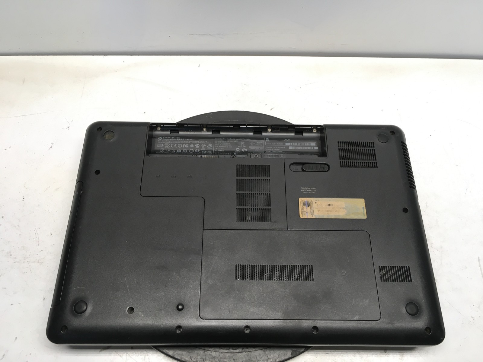 HP 2000-299WM Intel Celeron Dual-Core T3500 2100MHz 3 GB NO HDD/Battery