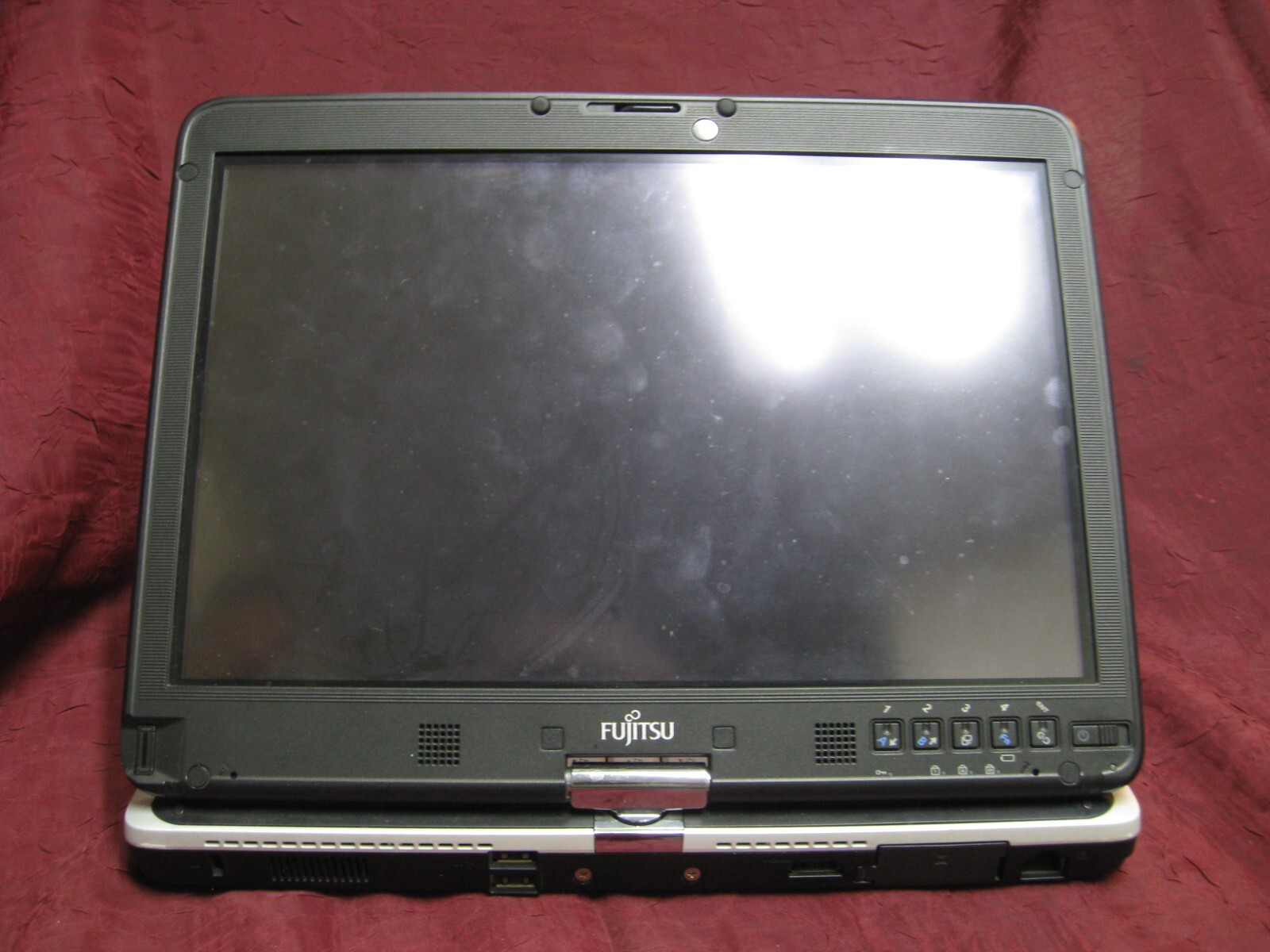 Fujitsu Lifebook T731 i3-2330M 2.2GHz 4GB 250GB HDD Touch Webcam Laptop NO OS