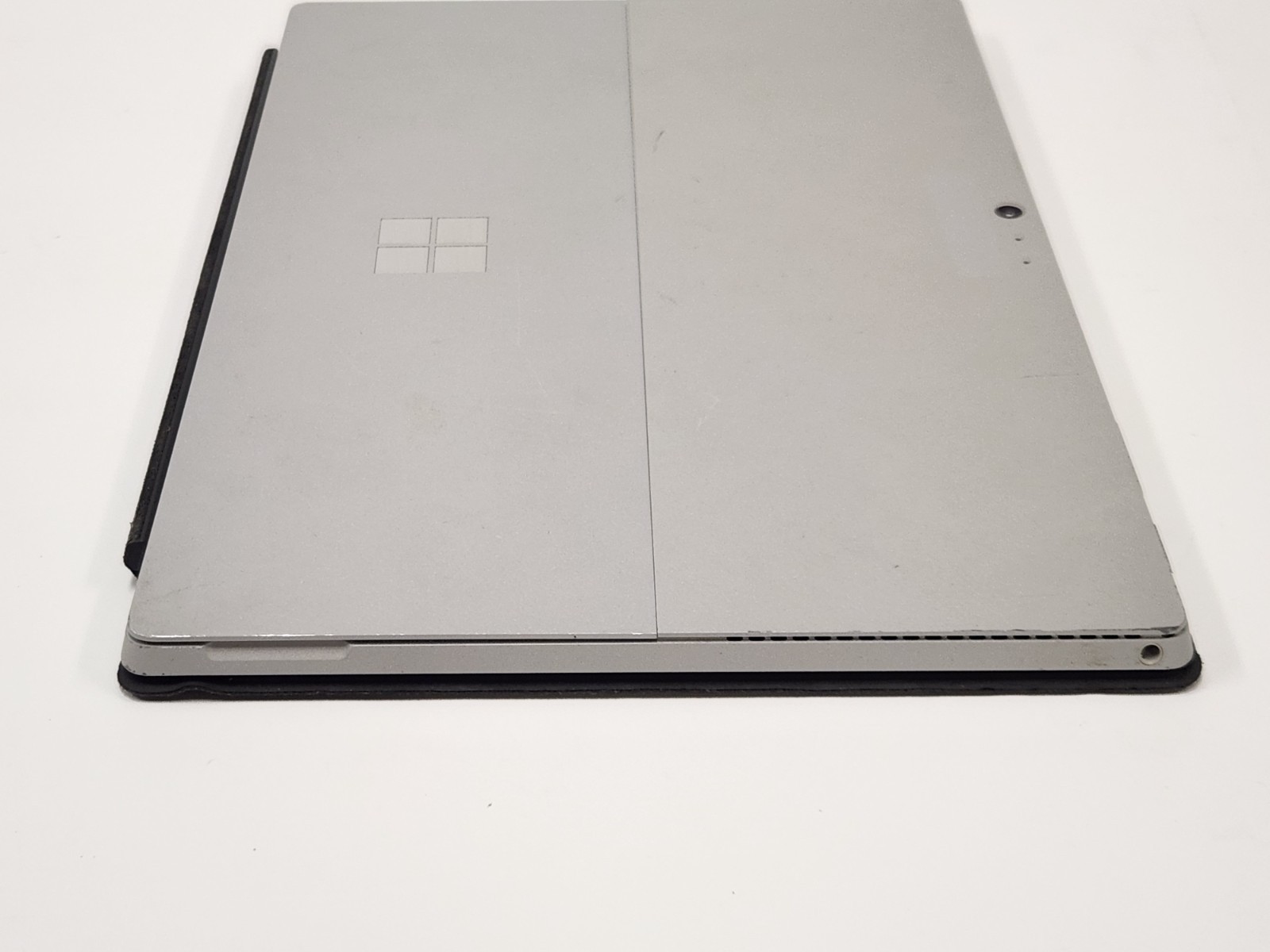 Microsoft Surface Pro 4 1724 12.3″ i5-6300U 4GB 128GB Win 10 w/ Keyboard 174 cyc
