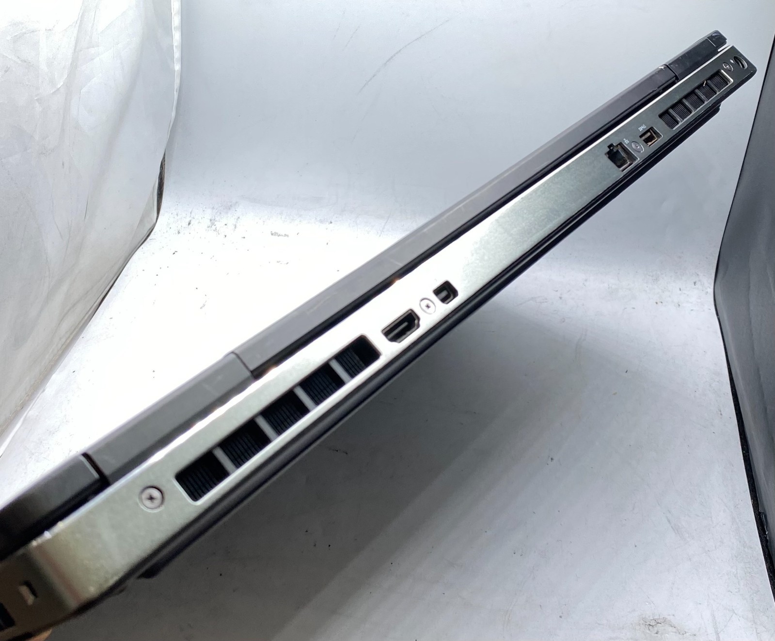 Dell Precision 7730 17.3″ Laptop Intel Xeon E-2176M 2.70GHz 32GB RAM 1TB SSD