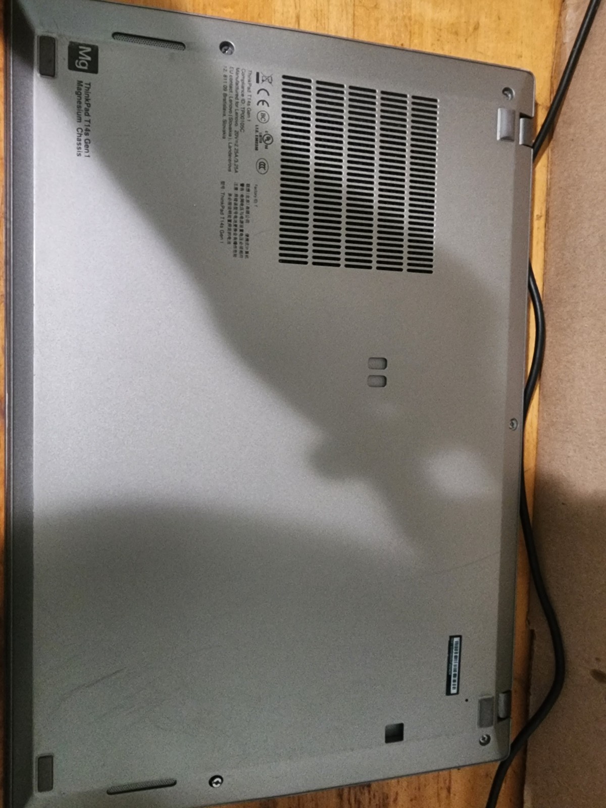 Lenovo ThinkPad T14s Gen 1 Intel i5-10310U 8GB RAM – NO HDD – READ DESCRIPTION