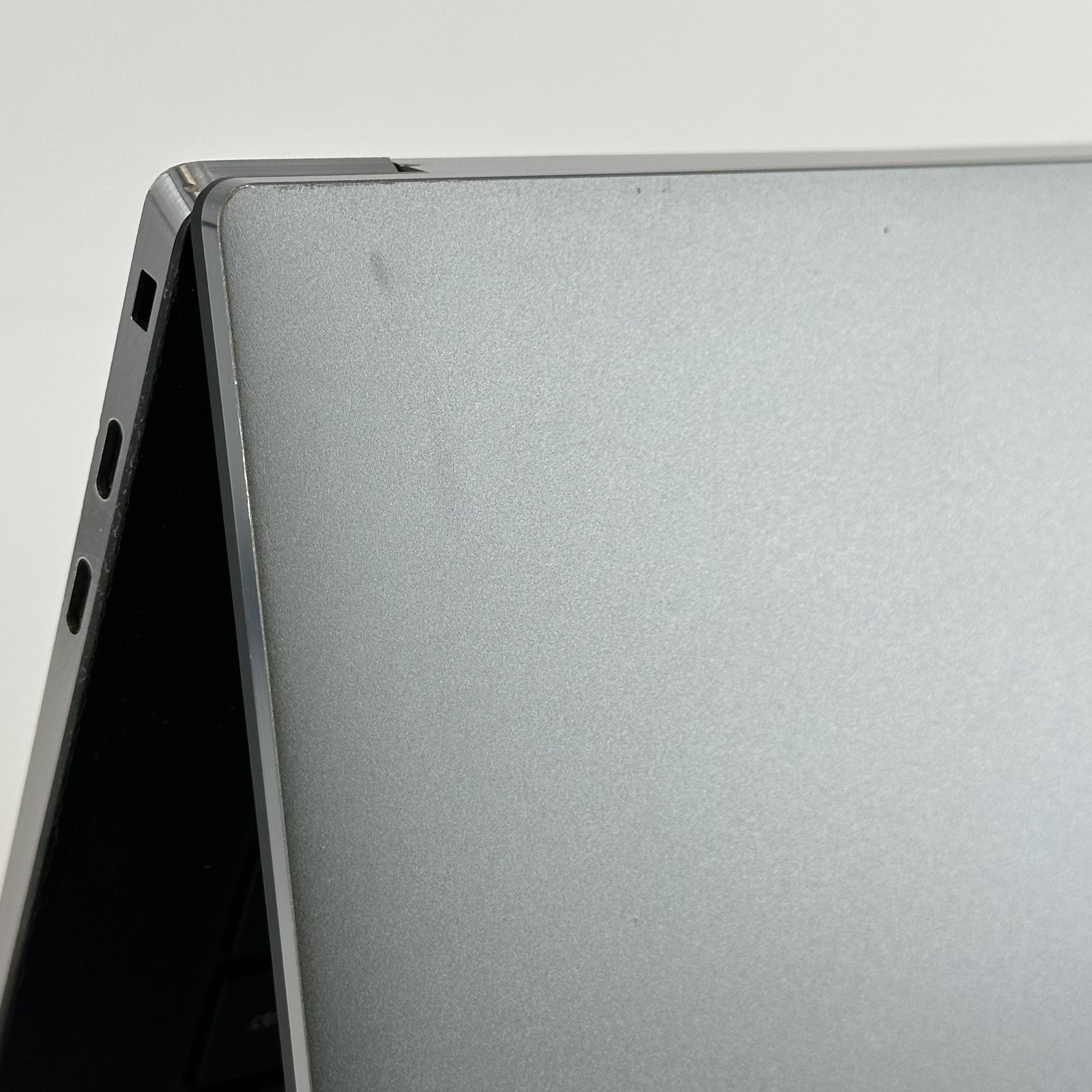 Dell Precision 5560 15.6 UHD+ TOUCH i7-11850H 64GB 2TB SSD RTX A2000 BAD BATTERY