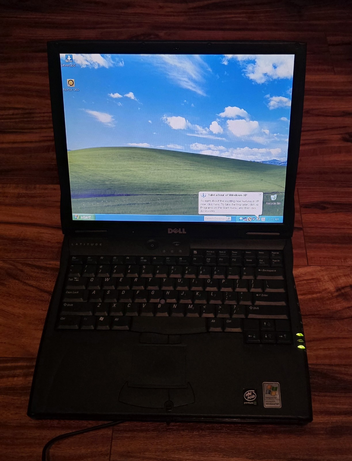 VTG Dell Latitude C600 Laptop w/ Charger ~ XP ~ Intel Pentium III 850 MHz 128 MB