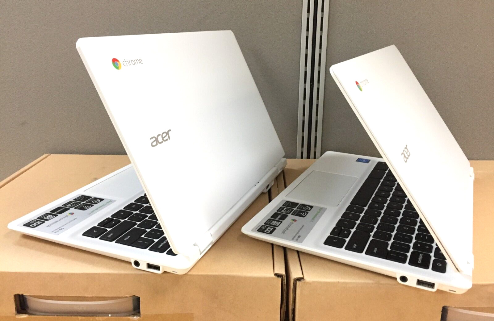 Lot of 2 Acer Chromebook CB3 11.6″/Intel N2840/2GB/16GB eMMC/White *Bad Battery*