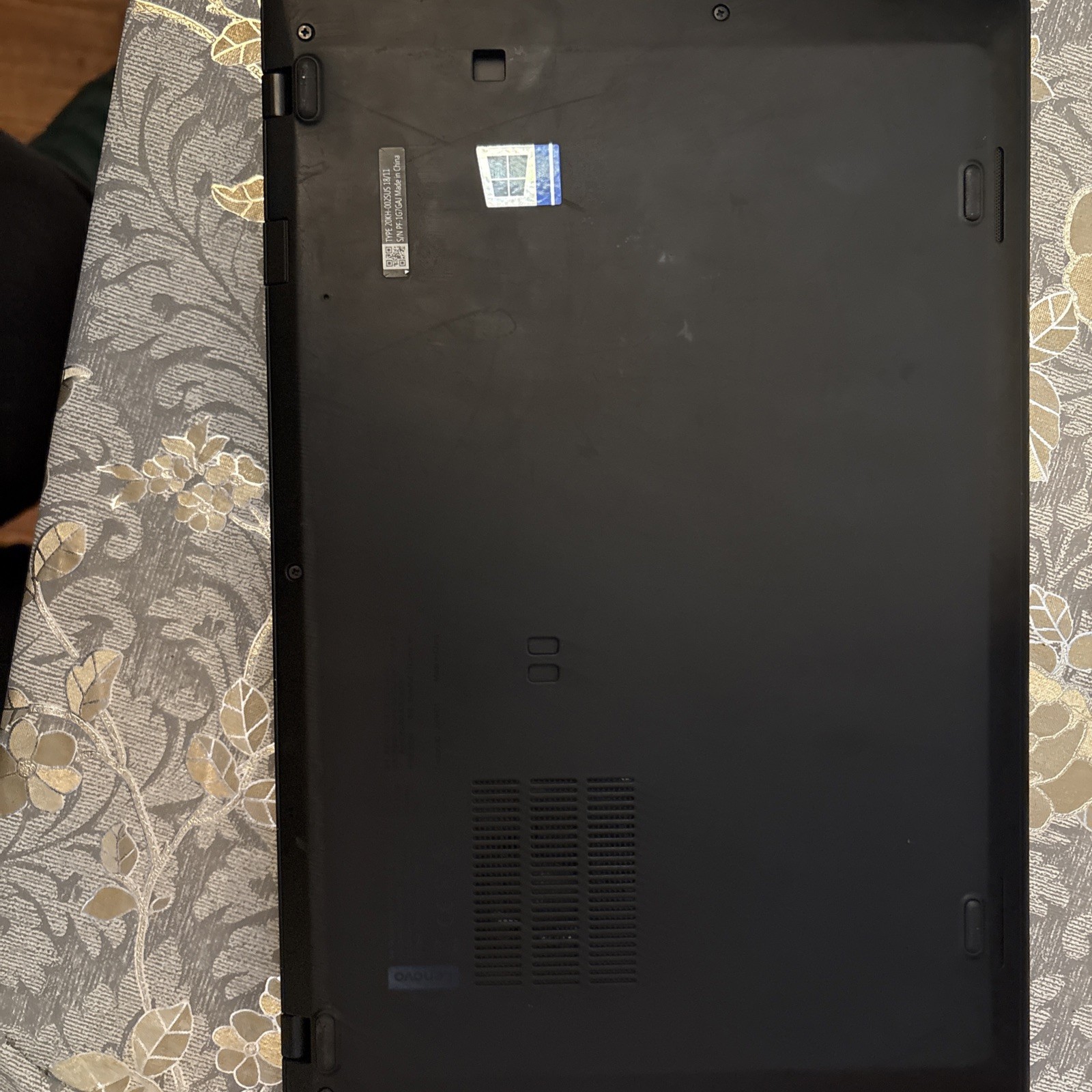 Lenovo ThinkPad x1 Carbon Gen 6 i5 8250U @ 1.6 GHz 256 GB 8 GB Windows 11 Pro