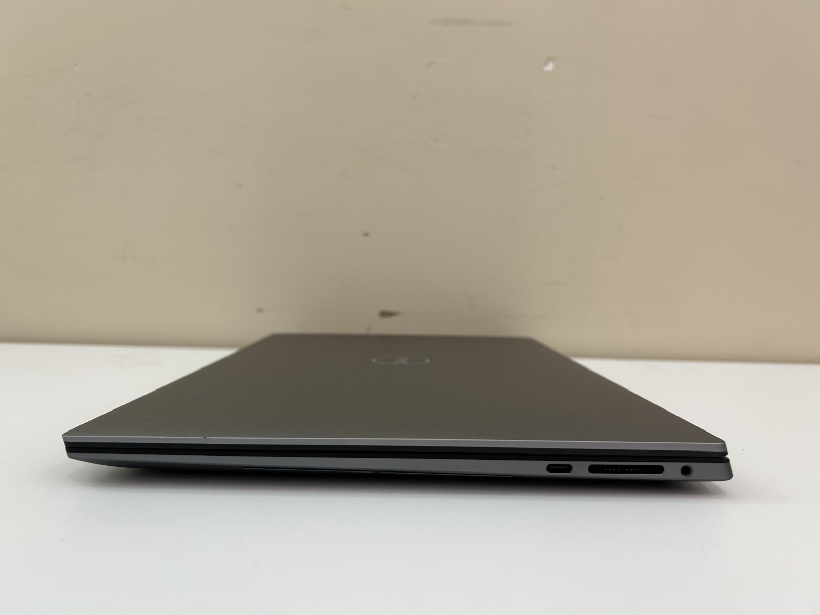 Dell Precision 5570 15.6″ TOUCHSCREEN Core i9-12900H 2 TB NVMe SSD 32GB RAM