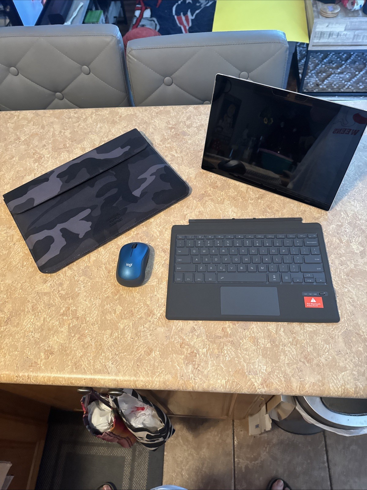 Windows 10 Surface Pro 128GB Excellent Condition: Includes Keyboard +Mouse+Case