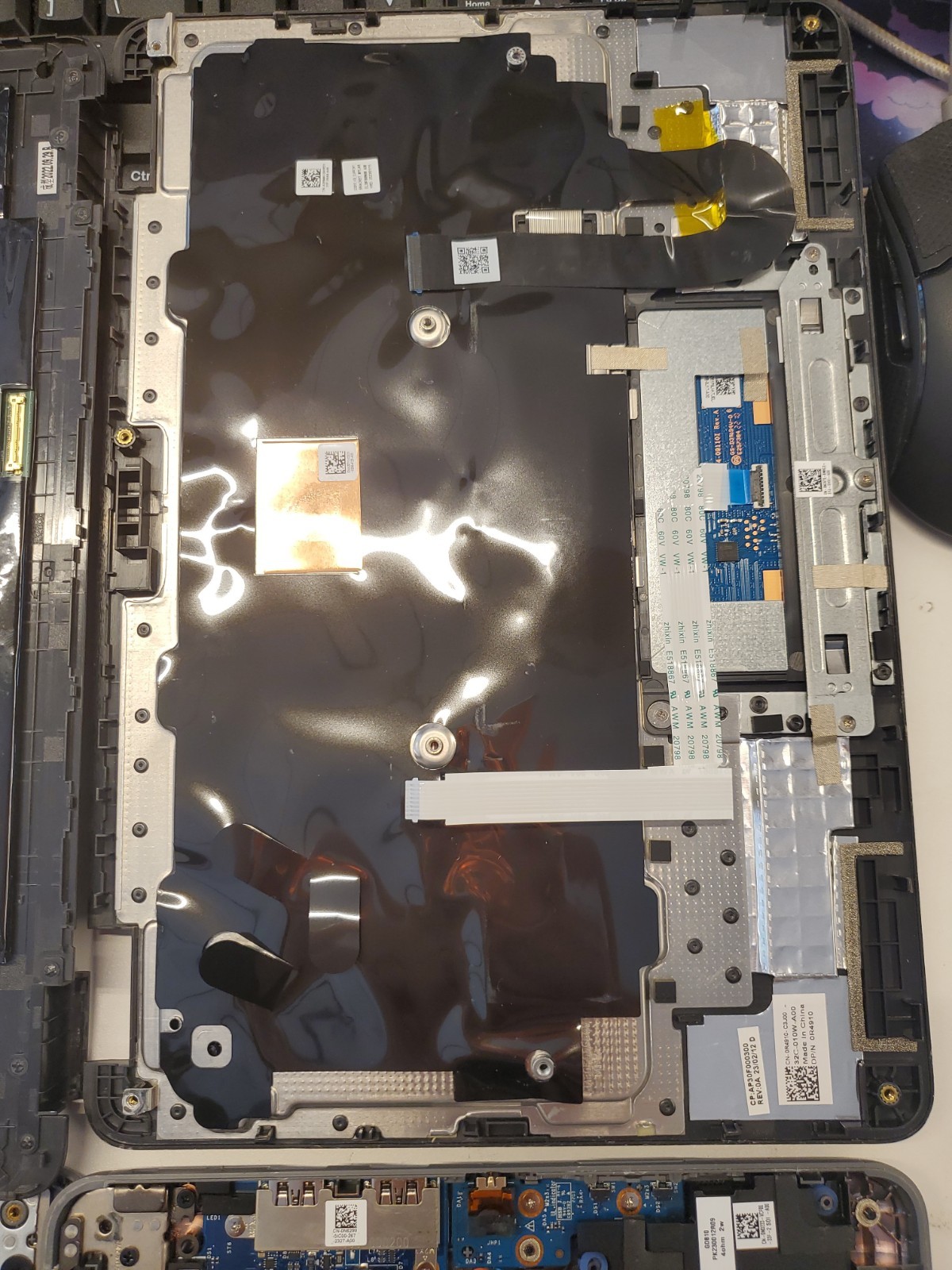 Dell Latitude 3120 11.6″ P32T001 – Damaged Lcd, NO Boot, NO Backlight