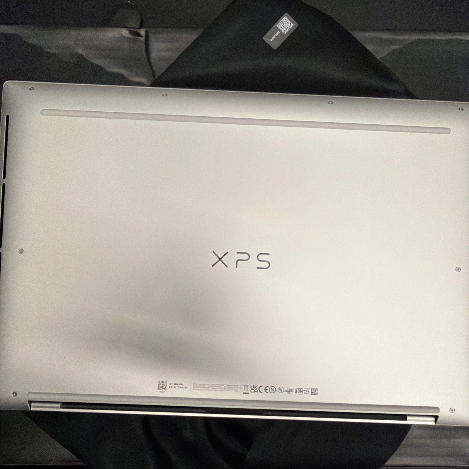Dell XPS 16 Model 9640 Platinum 16.3” Touch Display/webcam 32GB 1TB SSD