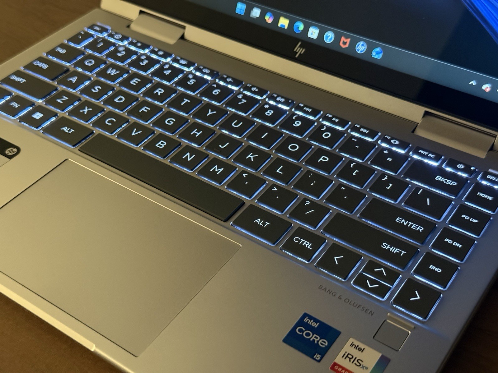 PREMIUM HP ENVY x360 14″ i5-1335U 8GB 512GB Touch ID Win11 Aluminum VERY GOOD!